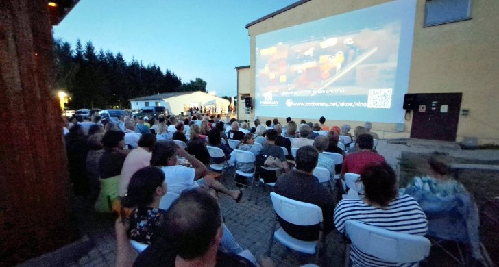 Letní kino Podbořany Vlny.jpg